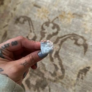 Blue calcite vent clip